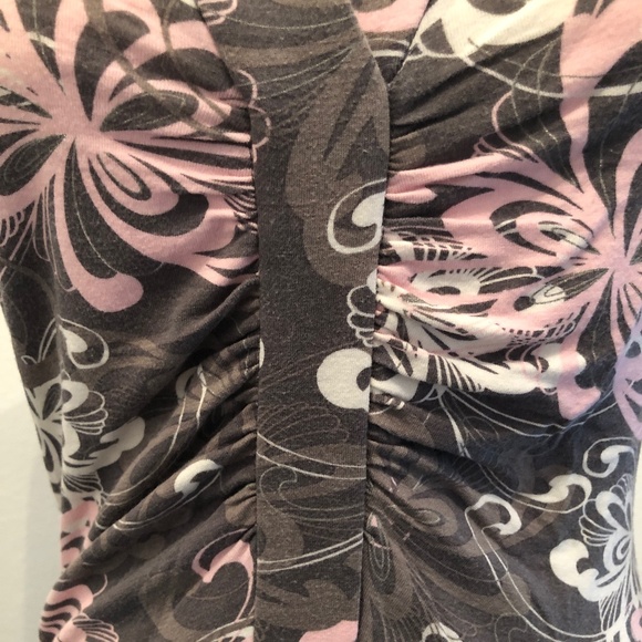 Pink Swirl Pattern Shirt - Shimmers - V Neck - Size XS - New York & Company - Picture 2 of 4